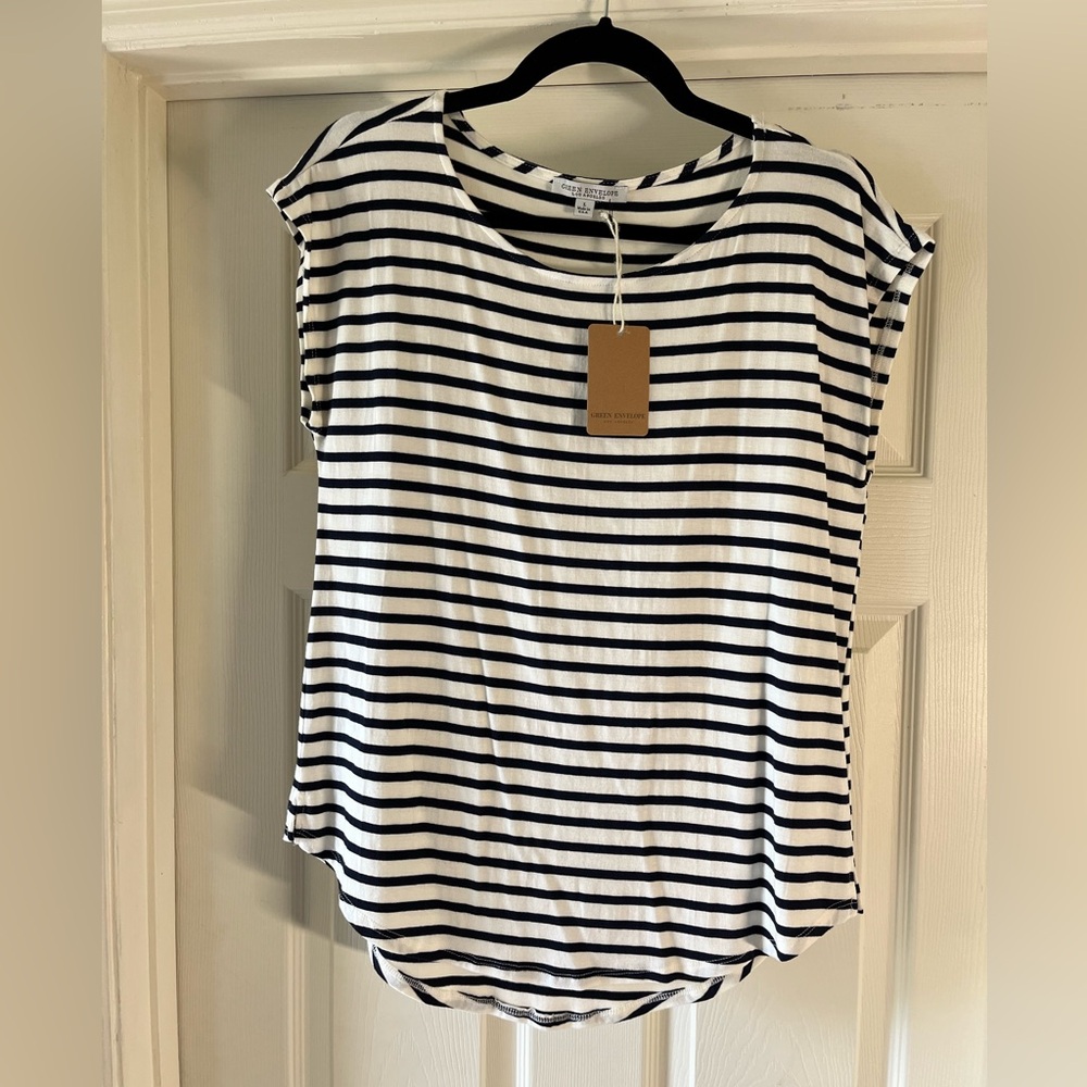 Women’s striped top. Size Large. White/Navy Blue. Green Envelope Los Angeles - Picture 3 of 5